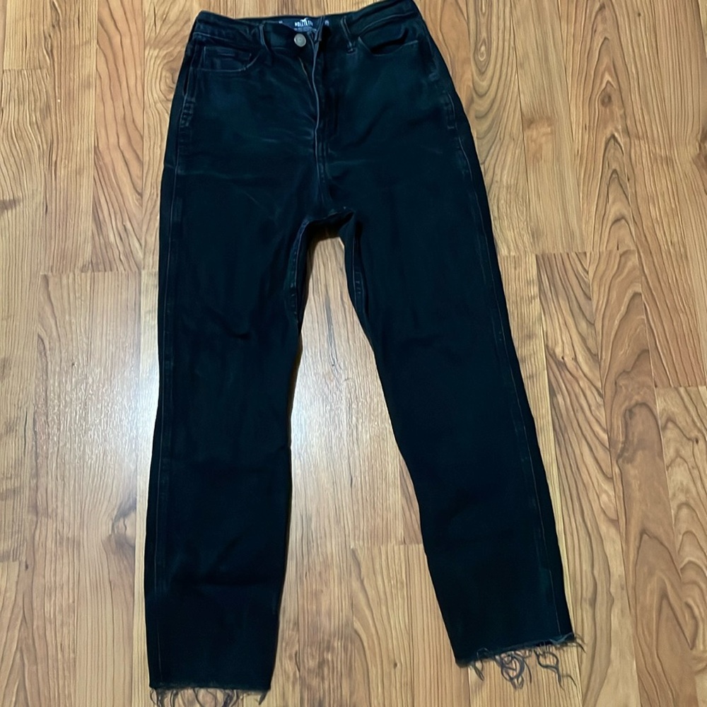 Hollister Ultra high rise mom jean size 1S